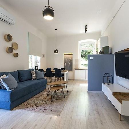 *** Lounge Terrace Apartment With The Harbour View / City Centre *** PUY 외부 사진