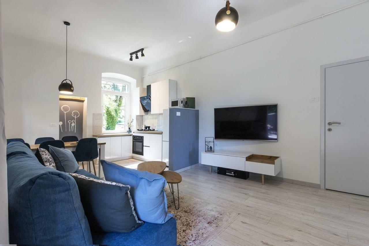 *** Lounge Terrace Apartment With The Harbour View / City Centre *** PUY 외부 사진