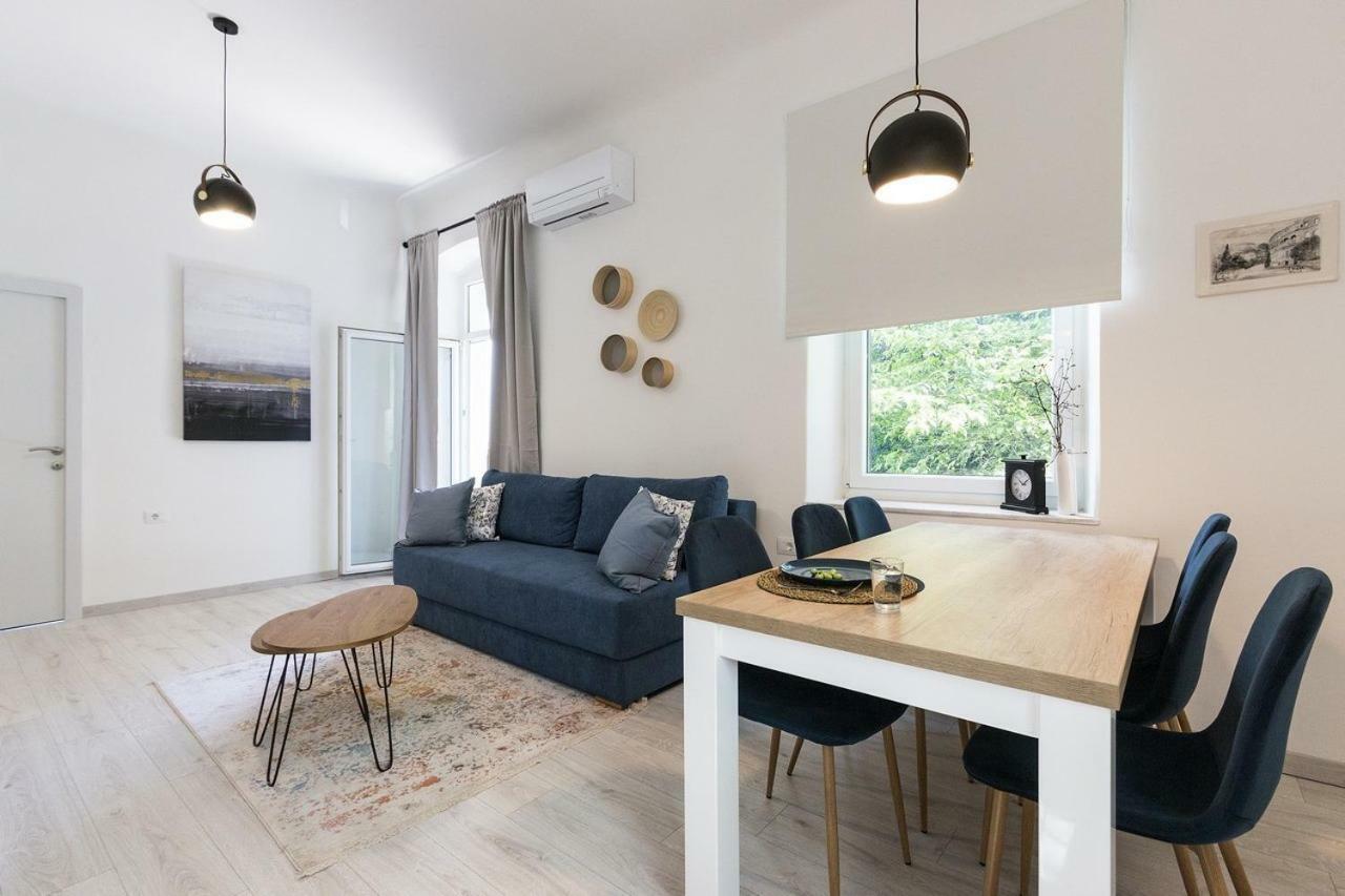 *** Lounge Terrace Apartment With The Harbour View / City Centre *** PUY 외부 사진